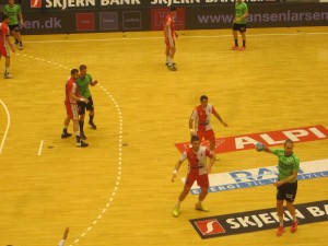 image-f12cbce627463fa749e1316d6573edb303a117fbeacf6ecb2dde81a490081c24-V