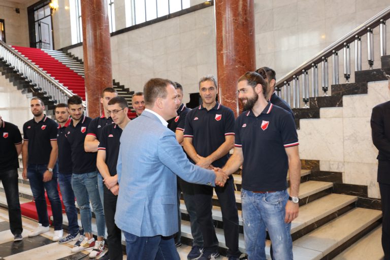 I pokrajinska Vlada stala uz šampione