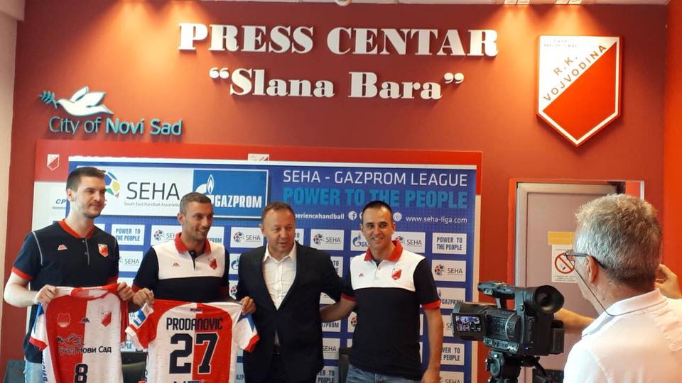 Stigli Prodanović i Potpara. Rojeviću prudužena vernost!